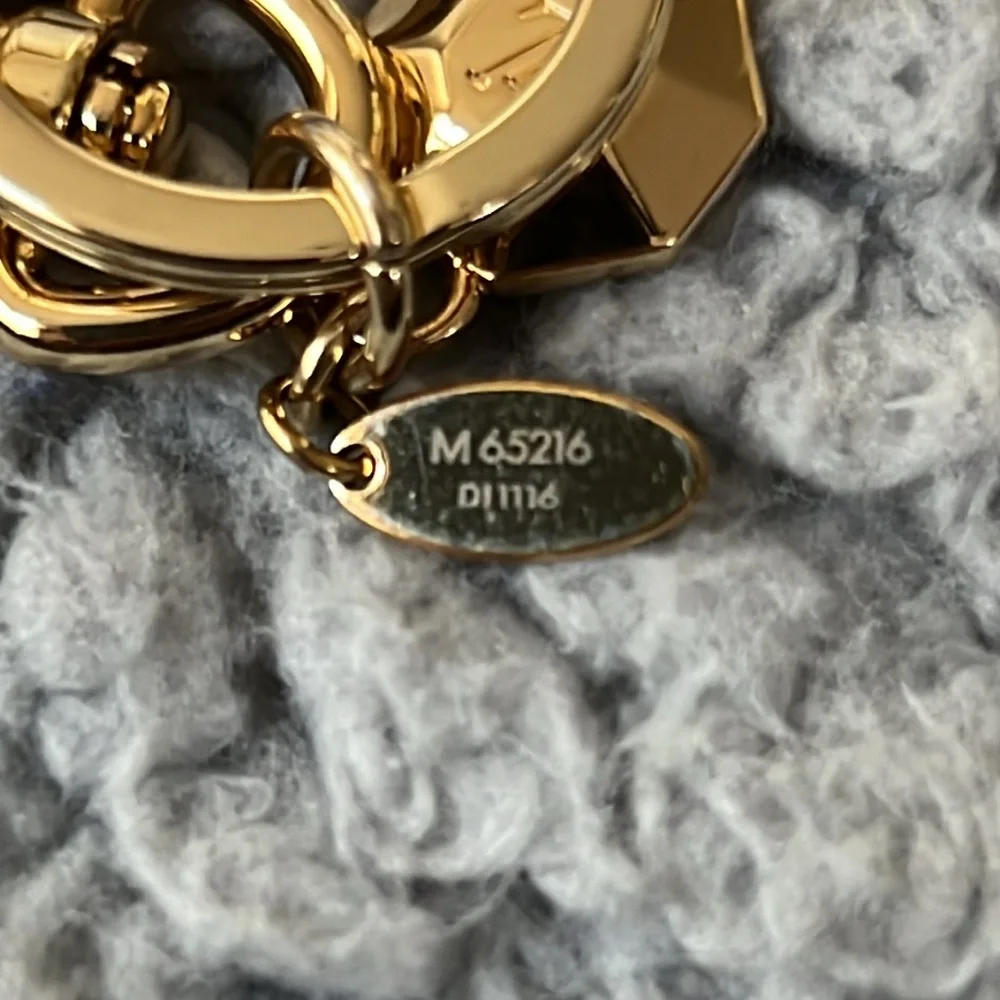 Louis Vuitton Key Charm - Picture 6 of 6